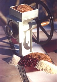 Country Living Hand Grain Mill w/FREE Shipping